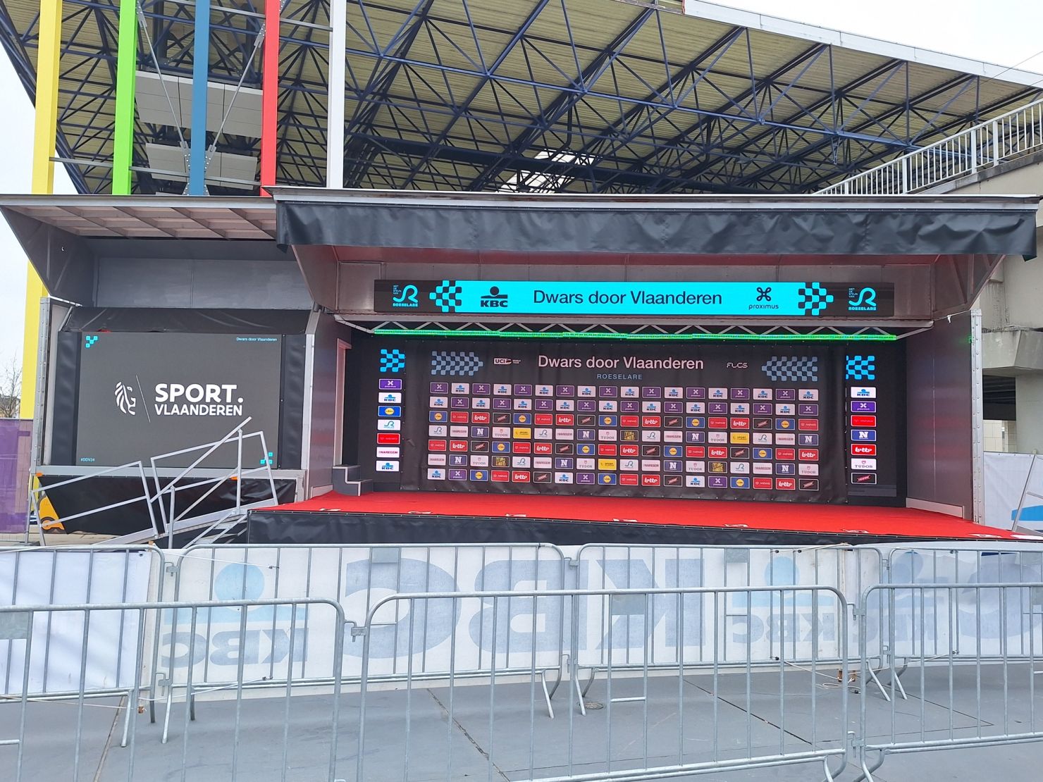 Mobiel Podium • Podiumtrailer 1 Mobiel Podium • Podiumtrailer 1