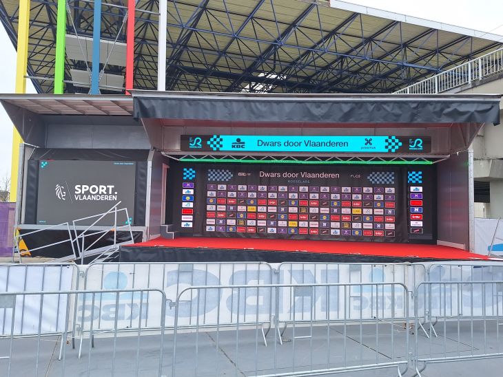 Mobiel Podium • Podiumtrailer 1 Mobiel Podium • Podiumtrailer 1